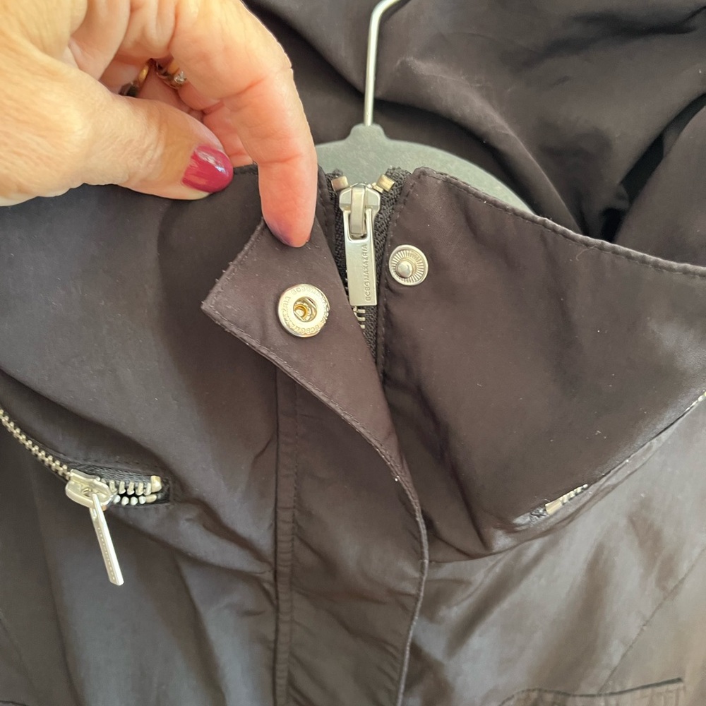 BCBGMaxAzria Black All Weather Utility PackableJacket in excellent new condition - Picture 16 of 16
